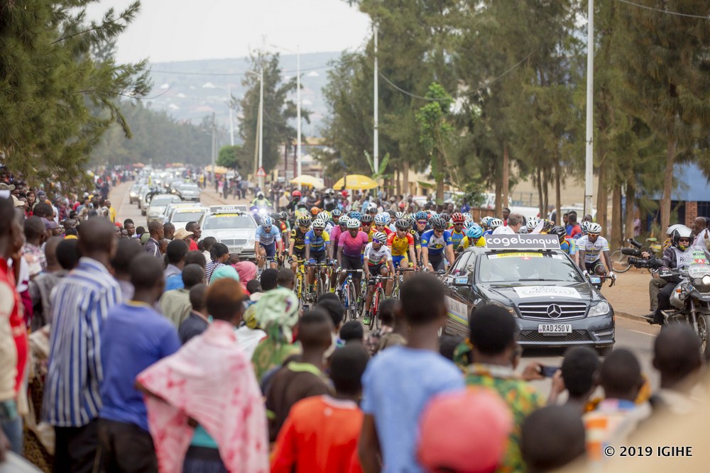 Icyumweru kirashize abanyarwanda bakurikirana iri siganwa ku mihanda