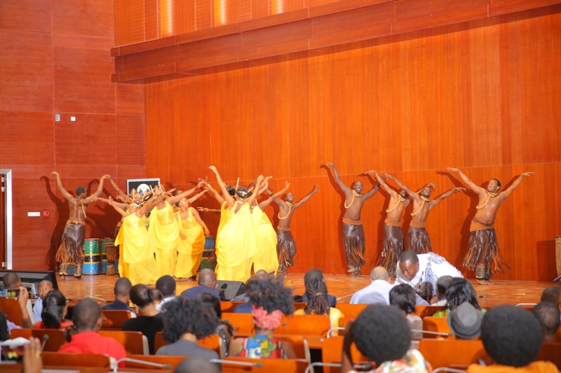 Barataramye kugeza saa sita z'ijoro