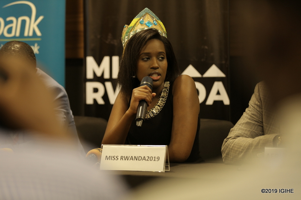 Nimwiza Meghan akubutse i London aho yari yitabiriye Miss World 2019