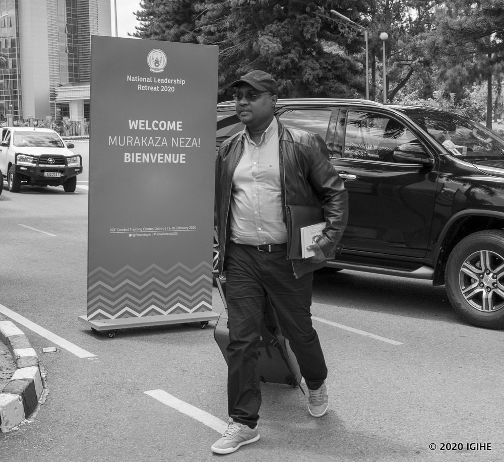 Depite Ngabitsinze Jean Chrysostome agera aho abayobozi bahagurukiye