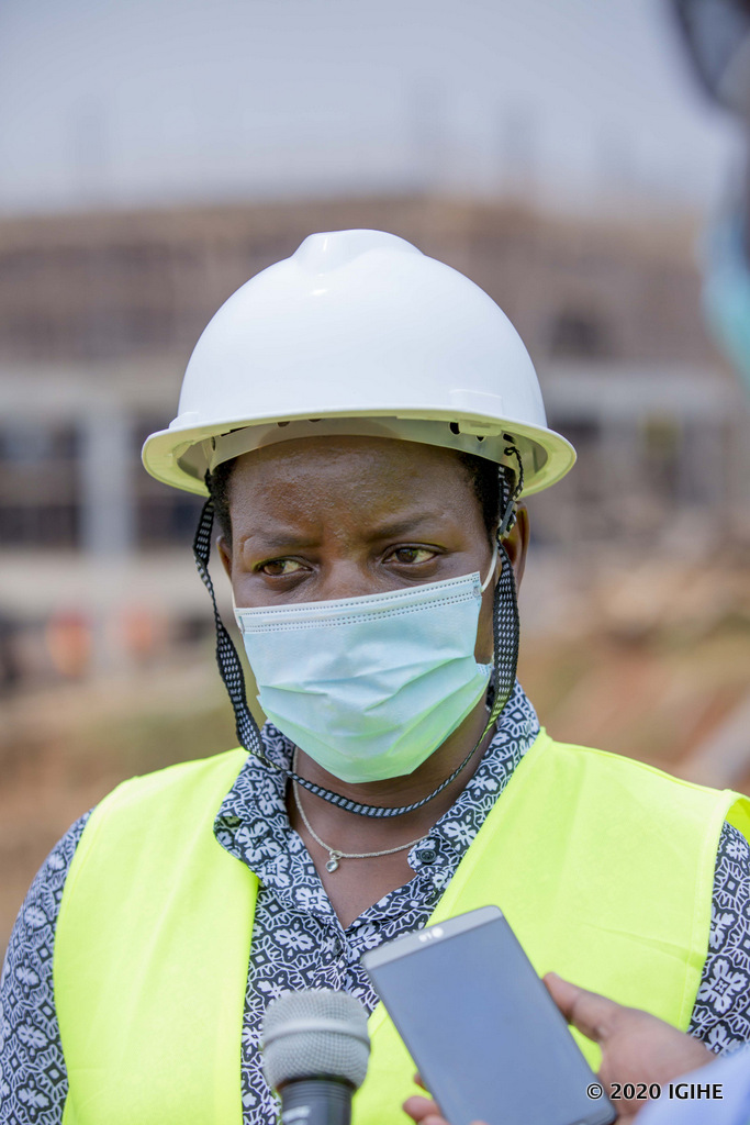 Umuyobozi w’Umushinga w'Iyimenyerezamwuga mu Rugaga rw'Abenjeniyeri mu Rwanda, Eng. Cécile Uwimana, avuga ko iki gikorwa kigamije kurushaho gufasha abakirangiza amasomo gushyira mu bikorwa ubumenyi baba baravanye mu mashuri