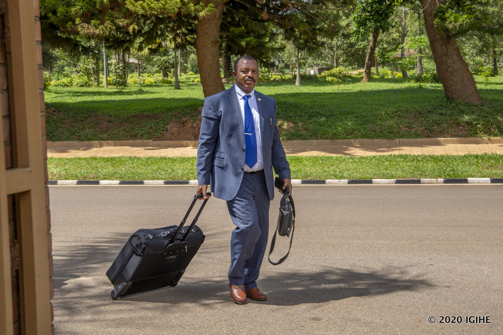Rwiyemezamirimo Sina Gerard yitabiriye umwiherero