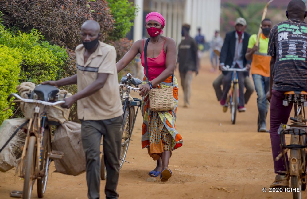 Abagore na bo ntibatanzwe mu kwifashisha igare hano mu Rwanda