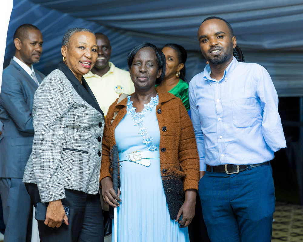 Iki gikorwa cyitabiriwe n'abantu b'ingeri zitandukanye