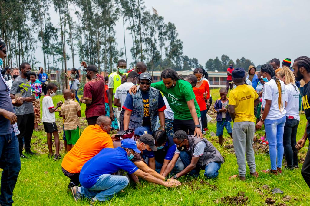 Rotary ni umuryango mpuzamahanga utari uwa Leta ukora ibikorwa by’ubugiraneza