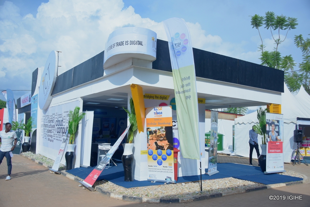 Ikibanza Axon Tunga irimo gukoreramo muri Made in Rwanda Expo
