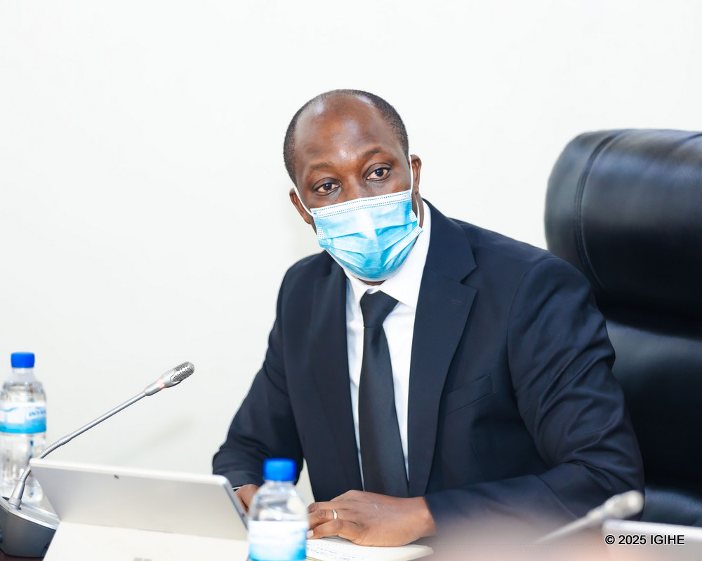 Minisitiri w'Ibikorwaremezo, Dr. Jimmy Gasore, yagaragaje ko impanuka 719 zimaze kugwamo abantu nubwo atatangaje umubare