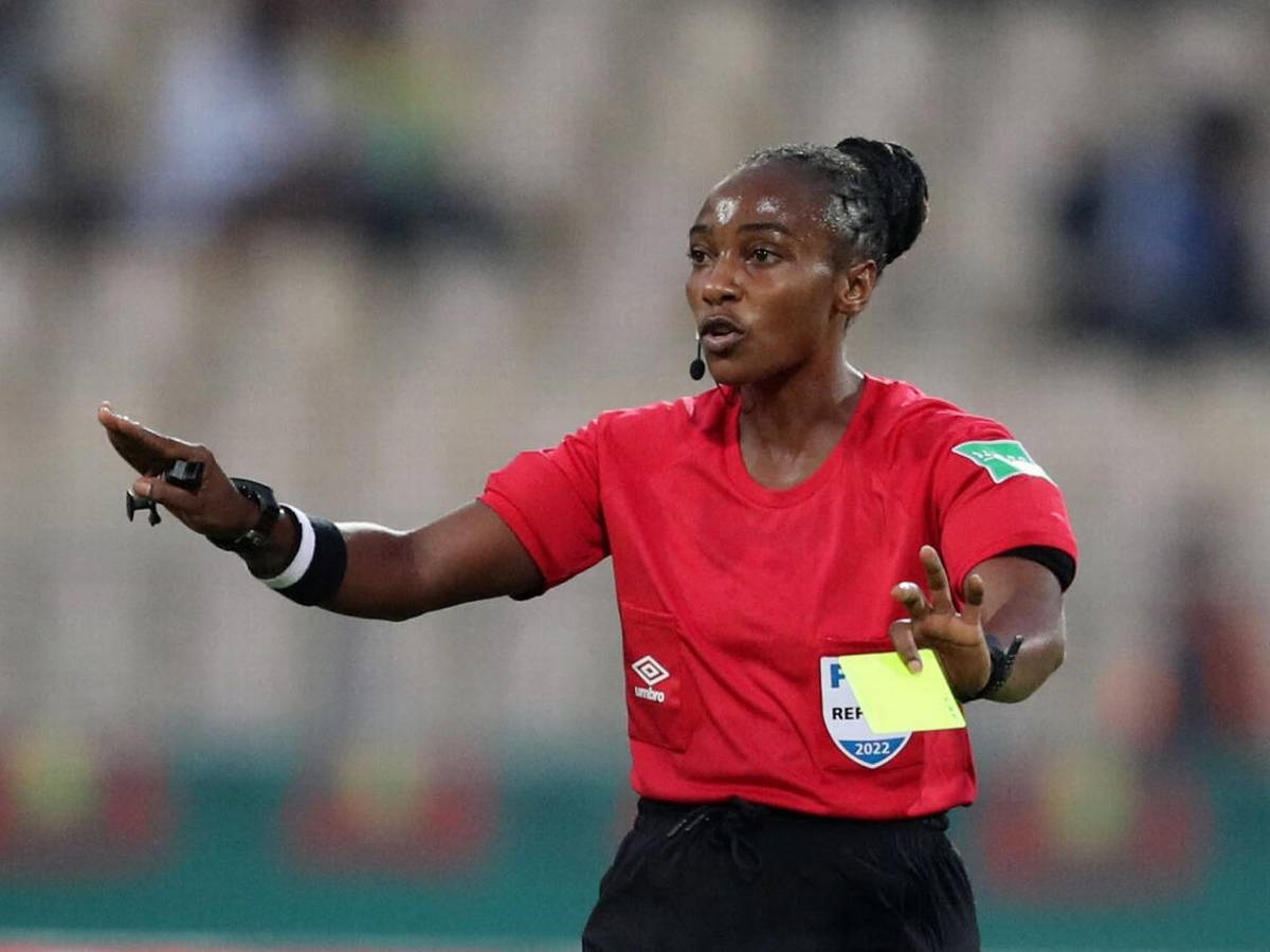 Salima Mukansanga amaze kuba umusifuzi mpuzamahanga