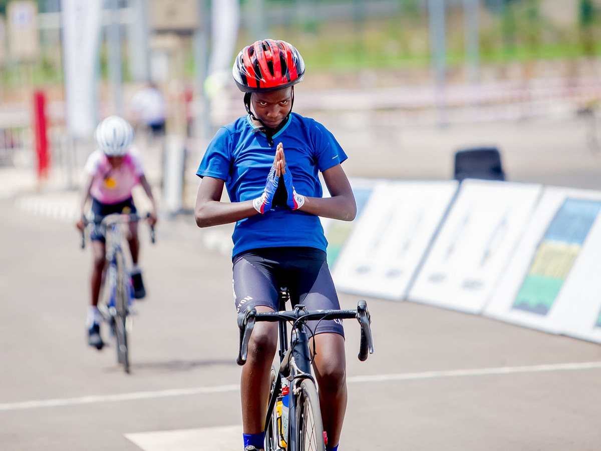 Mutoni Alice wa Ndabaga Women Cycling Team yabonye intsinzi ya kane yikurikiranya mu bakobwa batarengeje imyaka 13