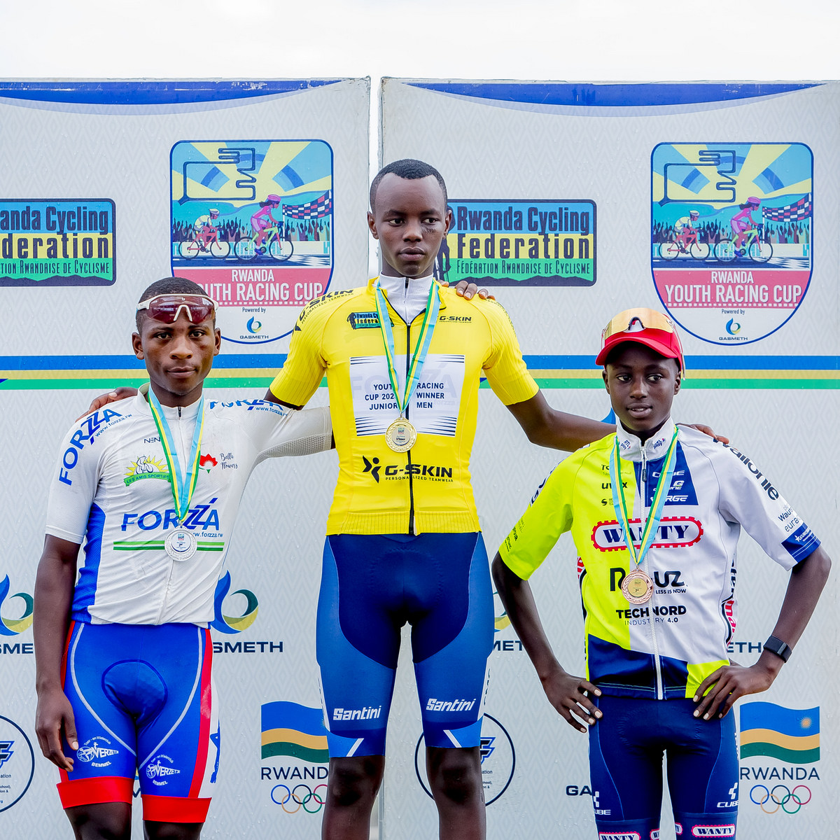 Byusa (hagati), Niyonkuru (ibumoso) na Muhawenimana Rafiki (iburyo) ni bo bagize amanota menshi mu masiganwa 10 yabazwe mu 2025