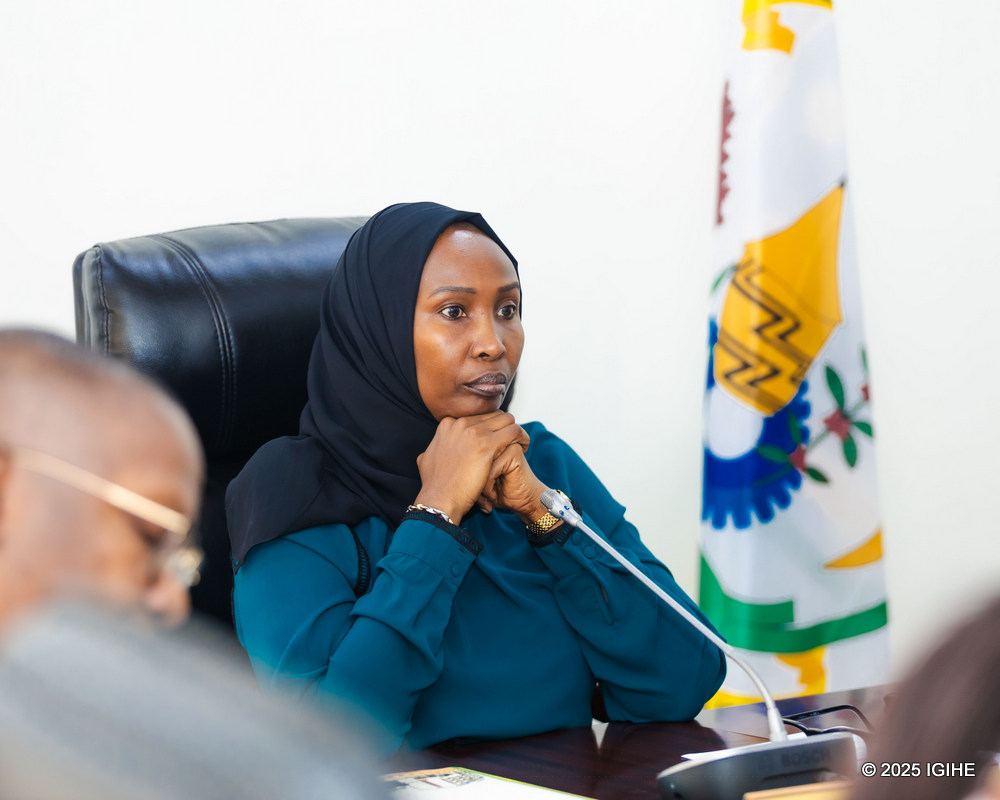 Perezida wa Komisiyo y'Ububanyi n'Amahanga, Ubutwererane n'Umutekano, Senateri Murangwa Ndangiza, ayoboye ibiganiro byabahuje na Minisitiri Gasore