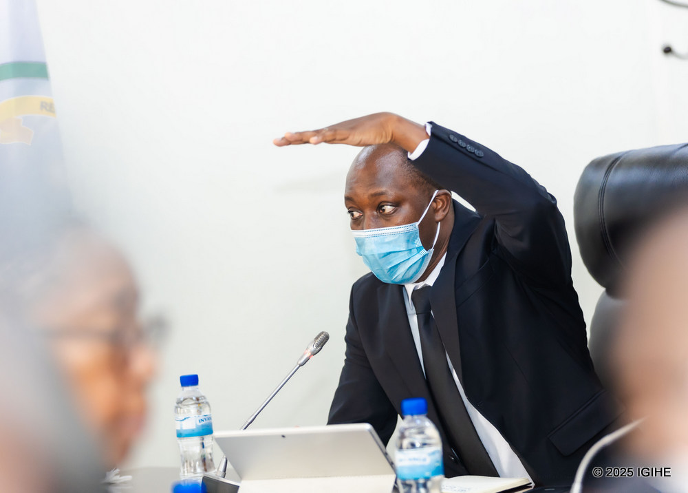Minisitiri Gasore yavuze ko hari ibiri gukorwa ngo impanuka zo mu muhanda zihagarare