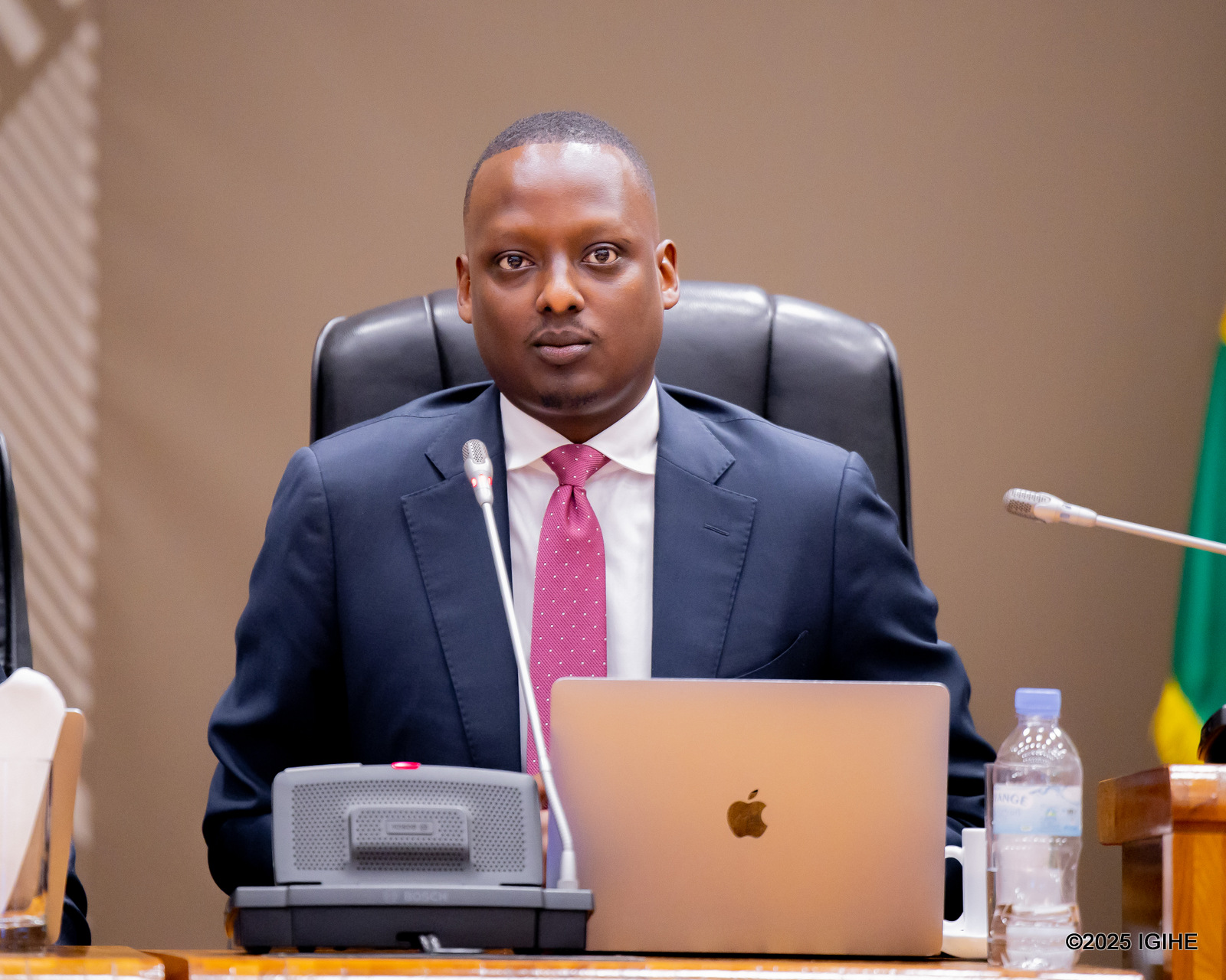 Umunyamabanga wa Leta muri Minisiteri y'Ubuzima, Dr. Yvan Butera yavuze ko muganga ari we uzajya yemeza ushobora kubikirwa intanga