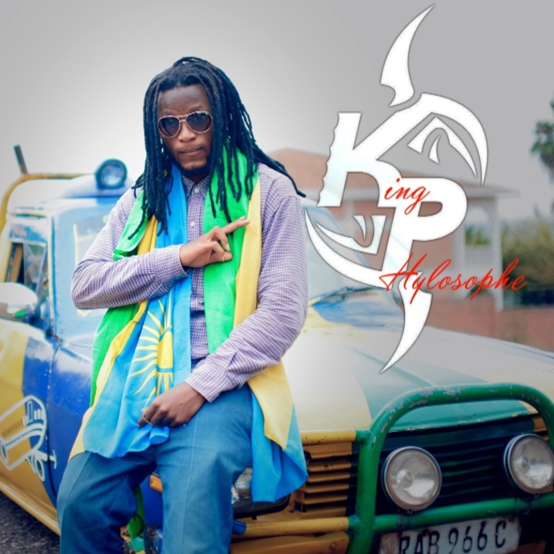 King Philosophe ni we ukorera muri studio ikora amashusho