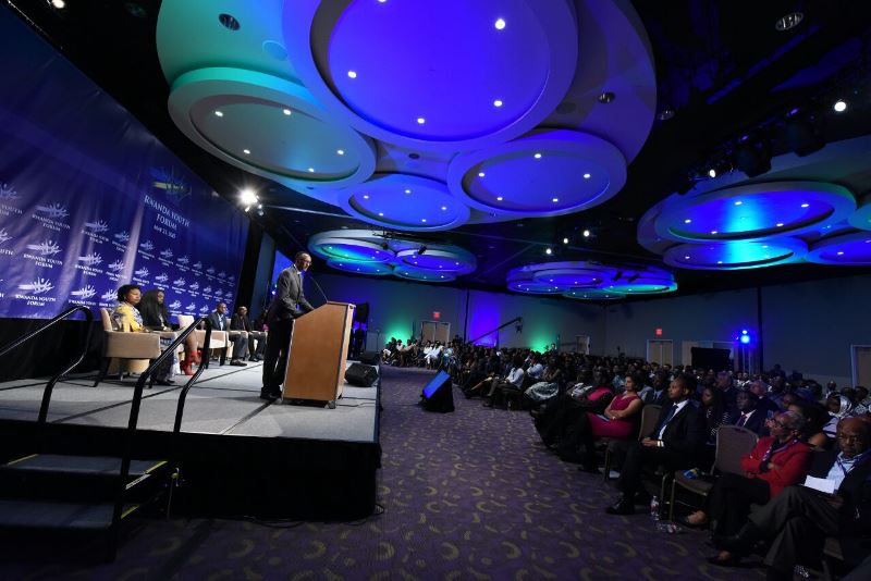 Perezida Kagame mu biganiro n’urubyiruko rw’u Rwanda rurenga 700
