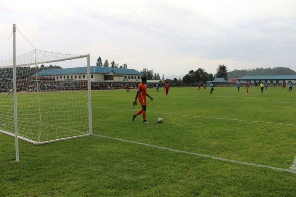 Ikibuga giteyemo ubwatsi bumeze neza