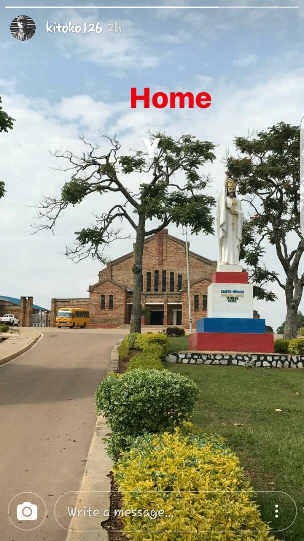 Ku munsi w'ejo kuwa Gatatu Kitoko yashyize ifoto kuri Instagram yerekana ko ari kuri Kiliziya yitiriwe Kiristu-Umwami i Nyanza