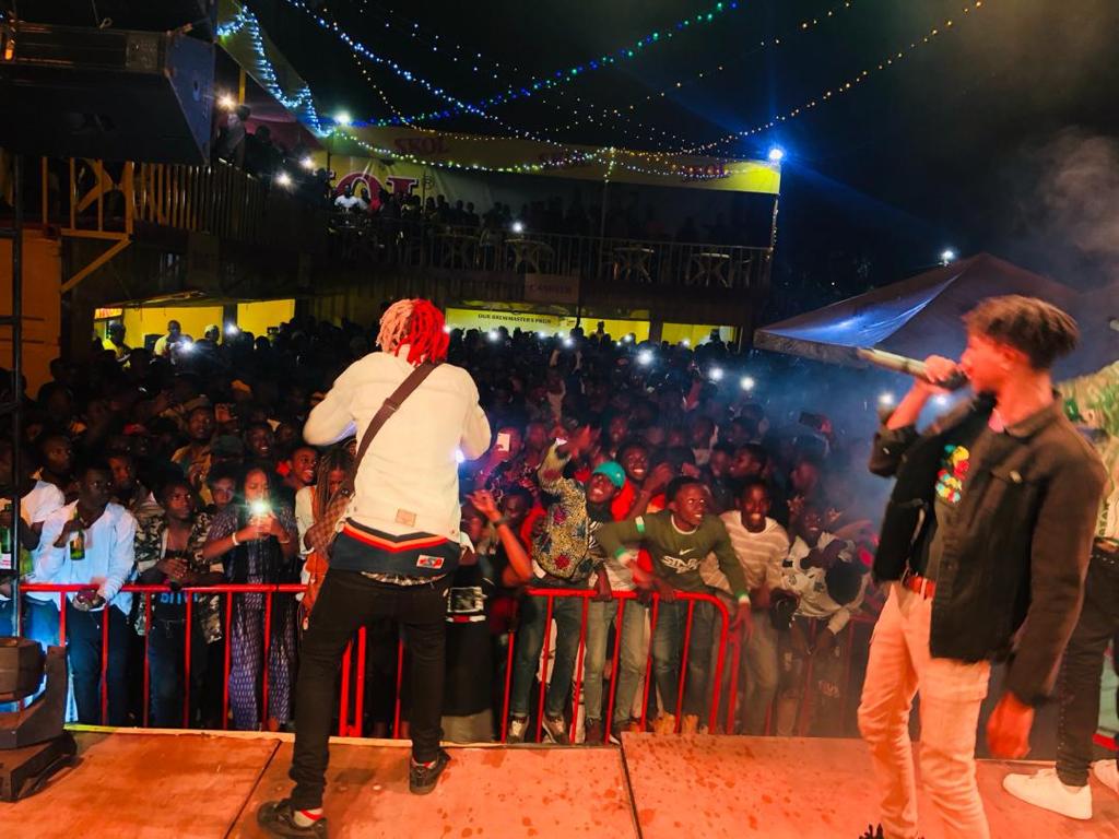 Itsinda ry’abasore baririmba Hip Hop bamamaye mu njyana yitwa “Kinyatrap” babarizwa muri Green Ferry Music basusurukije abitabiriye igitaramo batumiwemo