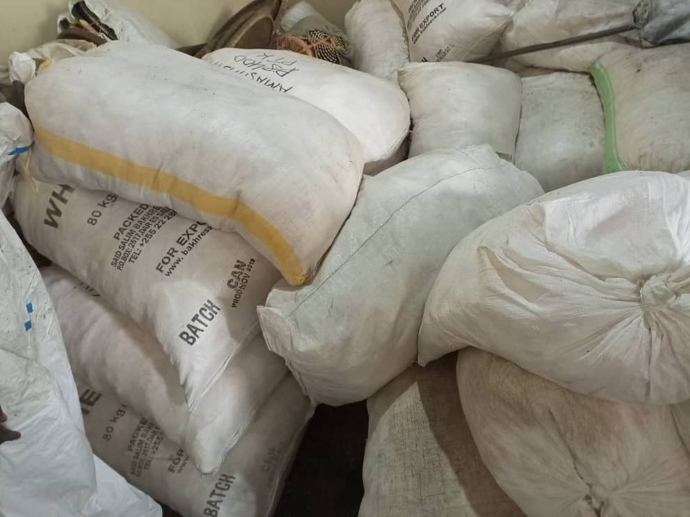 Ikigo cy’Igihugu Gishinzwe Kubungabunga Ibidukikije, REMA, cyashyikirijwe amapaki 70.080 y’amasashe yafatiwe muri Burera
