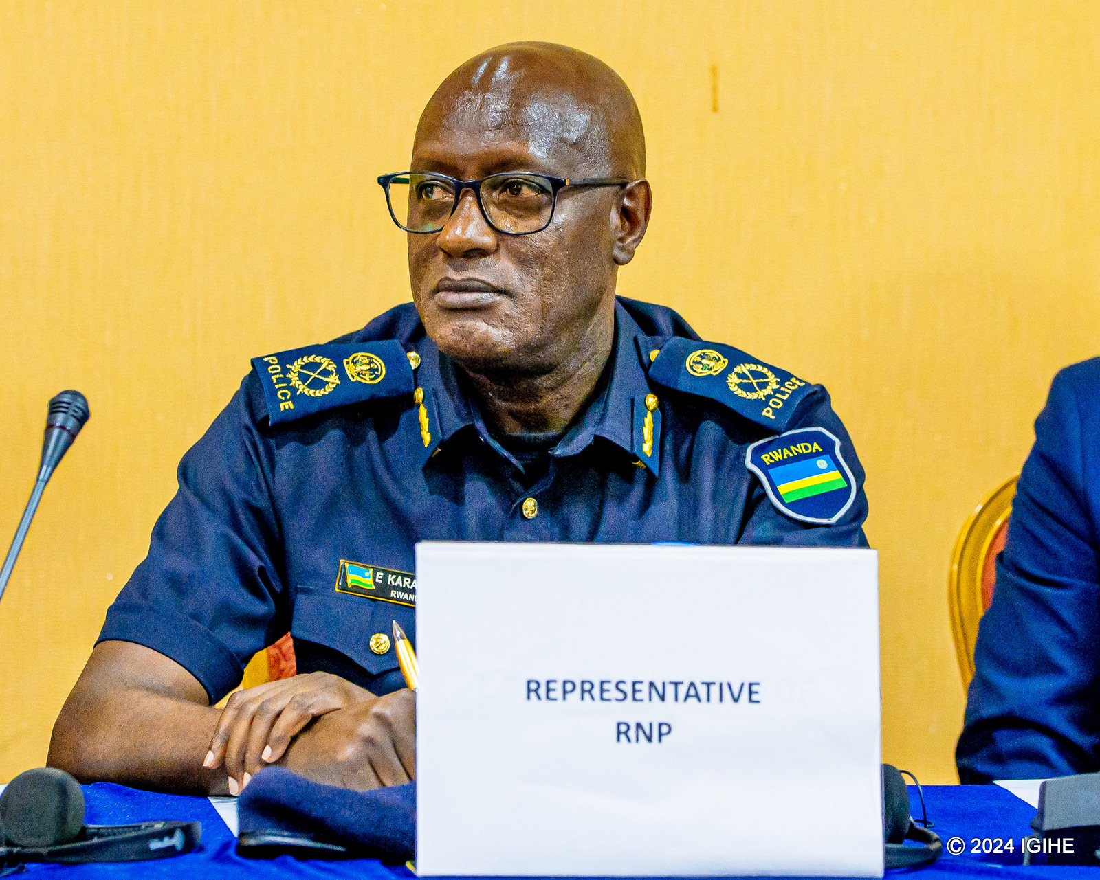 ACP Emmanuel Karasi mu bari bitabiriye imurikwa ry'ubu bushakashatsi bwakozwe na TIR