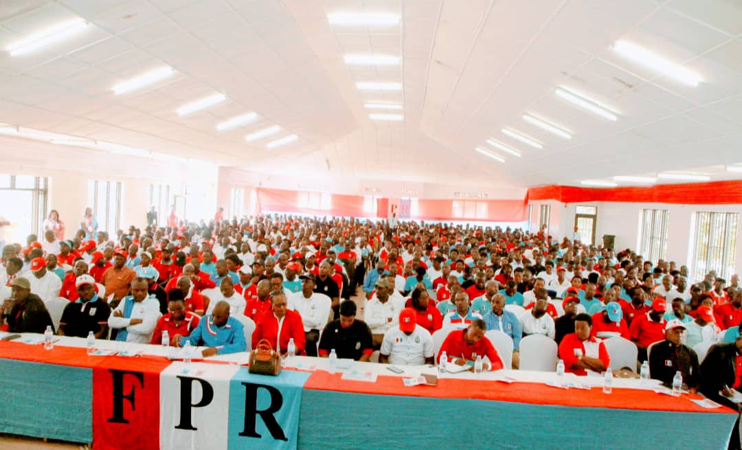 Mu Ntara y’Amajyaruguru abayobozi b'uturere dutatu ntibagarutse mu bayobozi bashya b'Umuryango FPR Inkotanyi