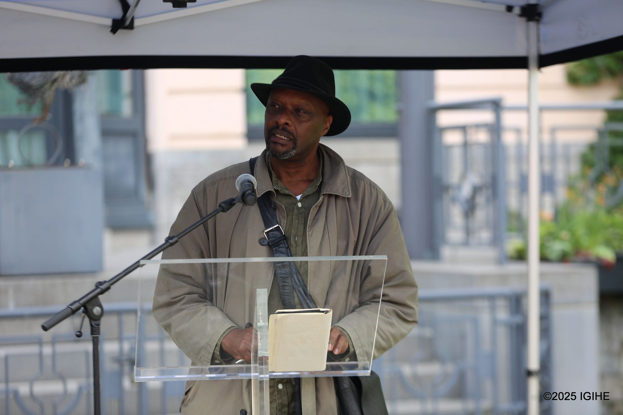 Twagira Mutabazi Eugène, uyobora Ibuka-Mémoire et Justice-Belgique yagaragaje ko Jenoside yakorewe Abatutsi yatewe n’ivangura ryabibwe mu Rwanda mu gihe cy’ubukoloni