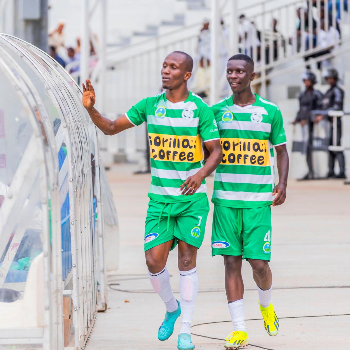 Sharif Bayo na Niyo David nyuma yo kwishimira igitego