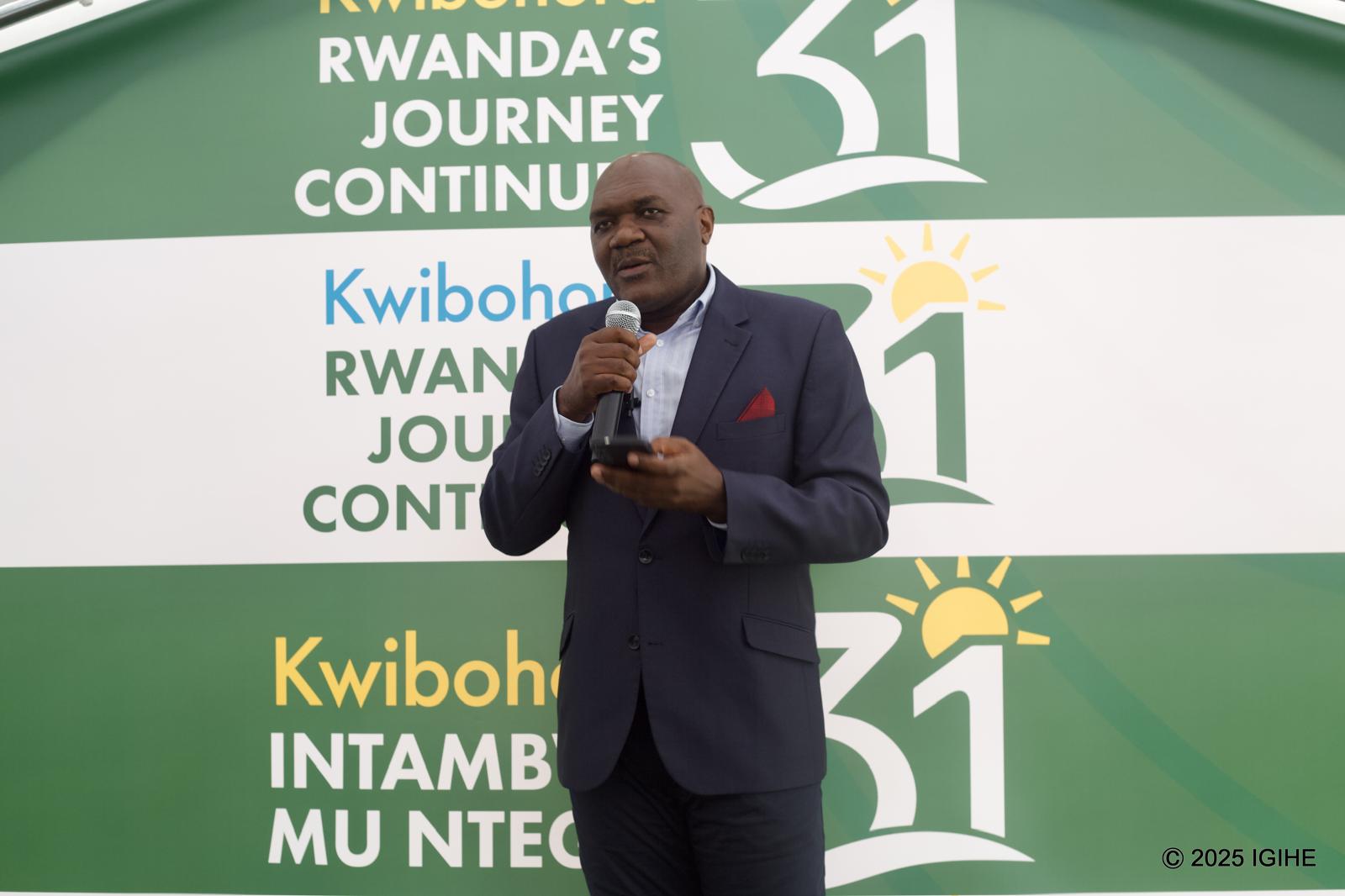 Amb. Dushimimana yasabye ababyeyi kwigisha abakiri bato amateka y'u Rwanda