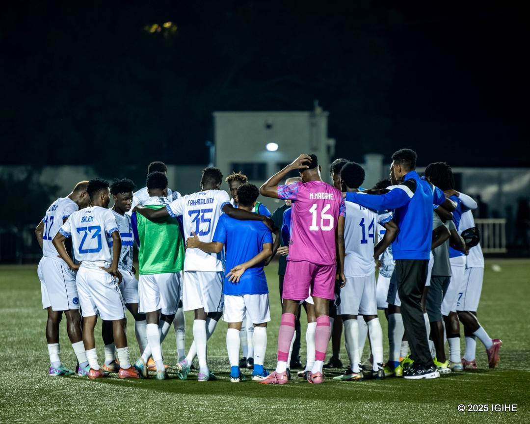 Nyuma y'umukino abakinnyi ba Al Hilal bakoze inama nto