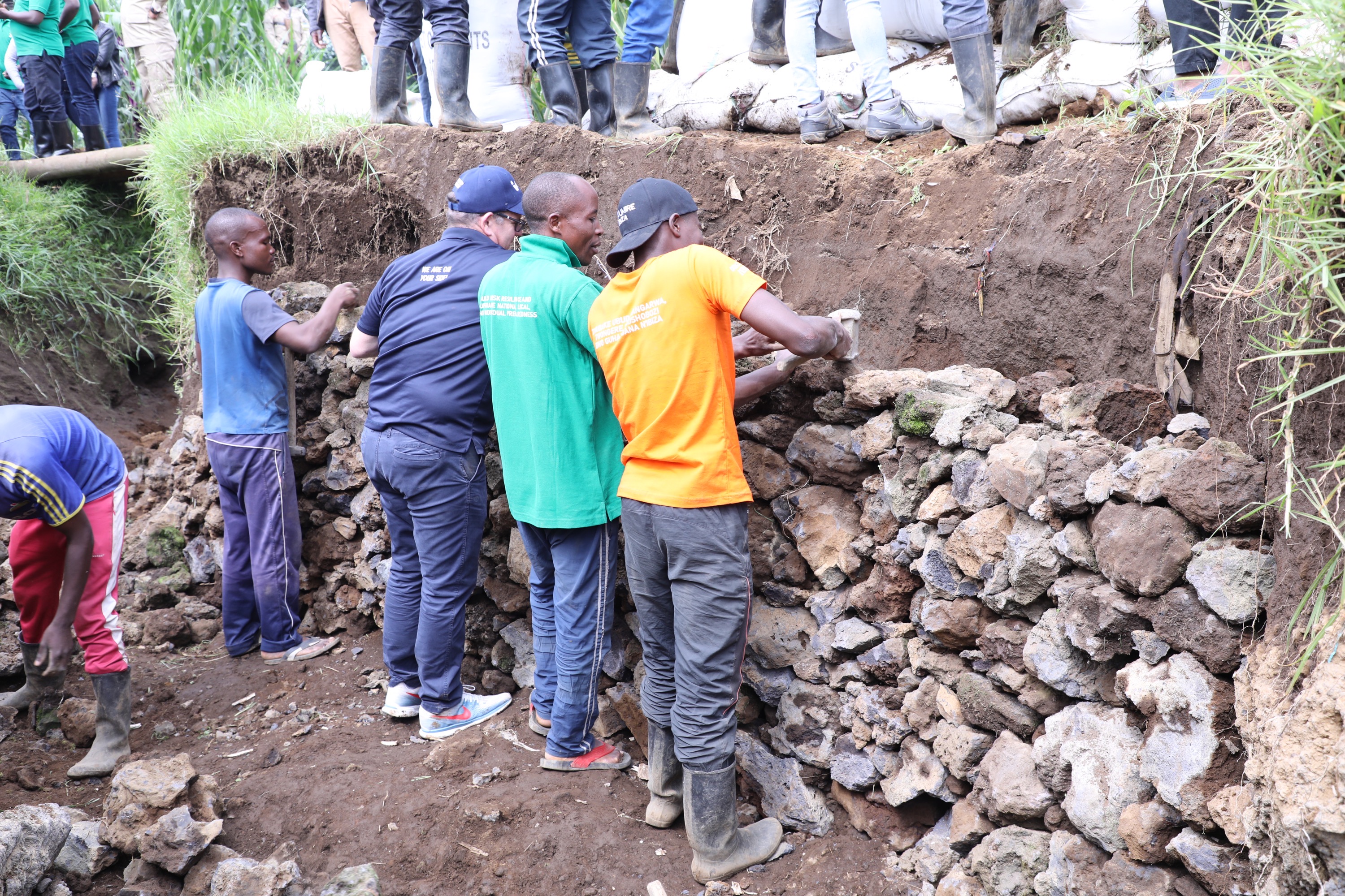 Uyu muganda wibanze ku gutunganya umugenda ucamo imikuku ugasenya imirima y'abaturage