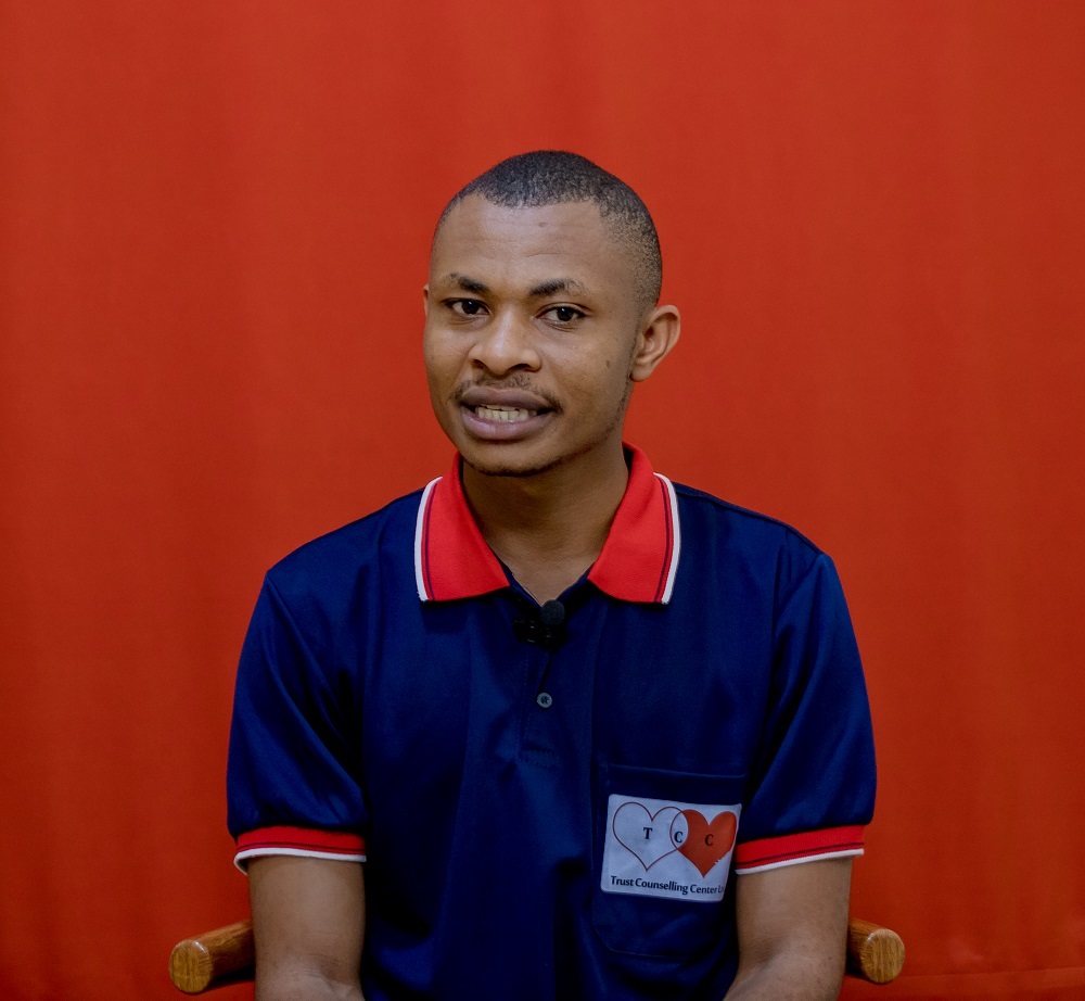 Mwizere Maker, ukora nk’umujyanama muri Trust Counselling Center yavuze ko Abanyarwanda benshi badasobanukiwe indwara zo mu mutwe