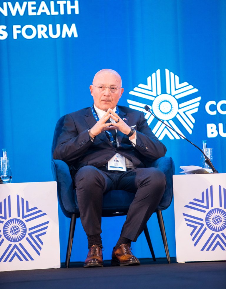 Ferit Sahenk yavuze ko ku ikubitiro mu Rwanda bazashora imari mu kubaka ishuri ryigisha iby'amahoteli