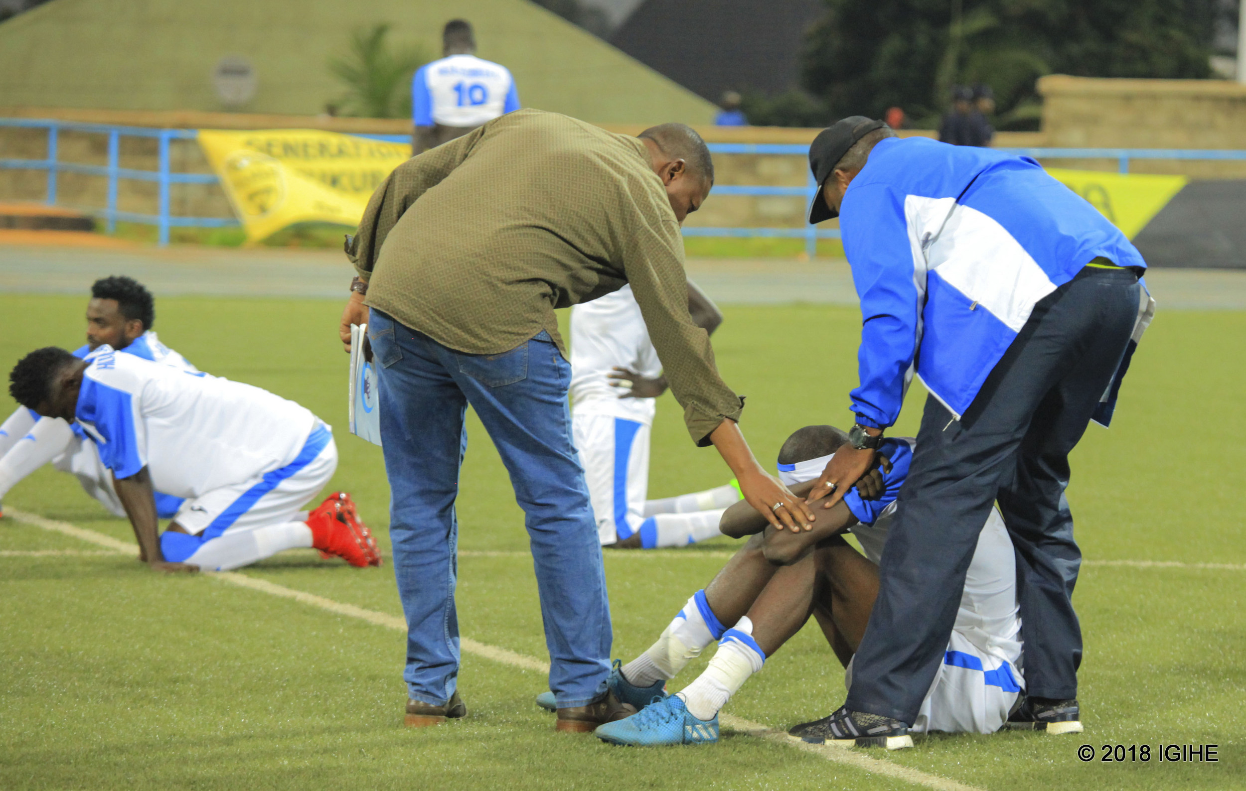 Bicaye mu kibuga bararira hashira umwanya munini