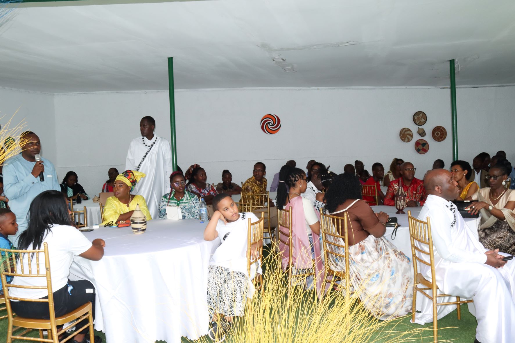 Abitabiriye uyu muhango banakoze isangira