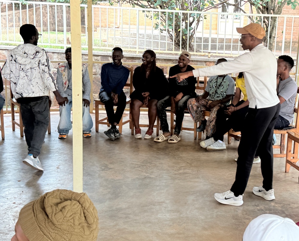 Atome yibukije abanyarwenya ko nibiyubaha mu kazi kabo n'abantu bazabubaha