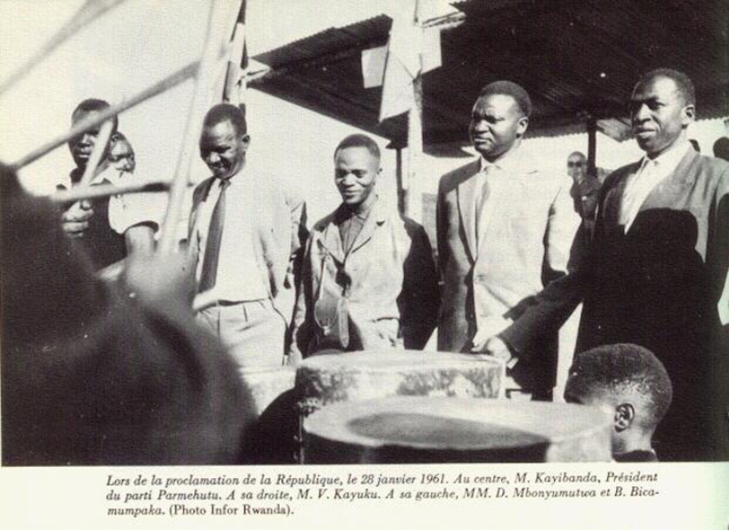 Kayibanda, Mbonyumutwa n'abandi bari bahuje umugambi muri MDR Parmehutu ubwo hemezwaga ivanwaho ry'ubwami