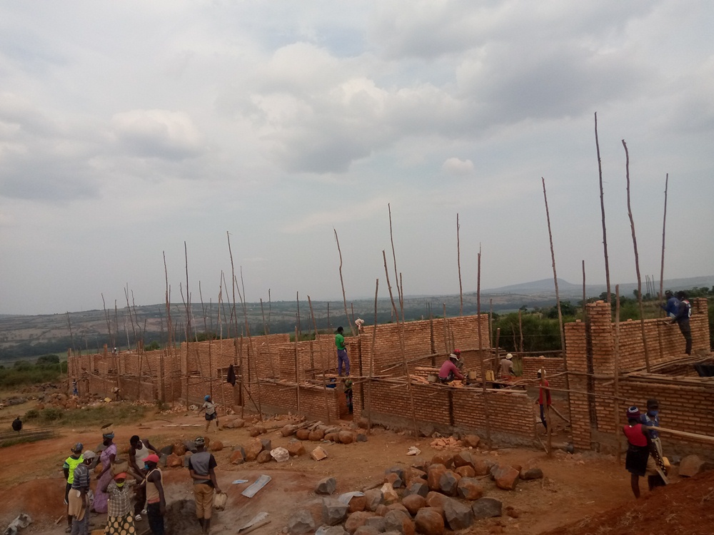 Hari kubakwa amashuri mu kwirinda ko abana babo bajya kwiga kure
