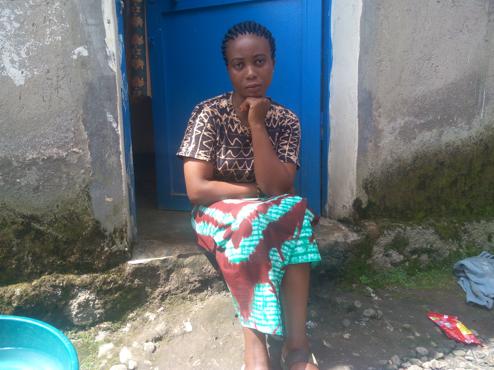 Yabyaye akiri muto afite imyaka 15, umugabo babyaranye ahita apfa maze abura aho yerekeza