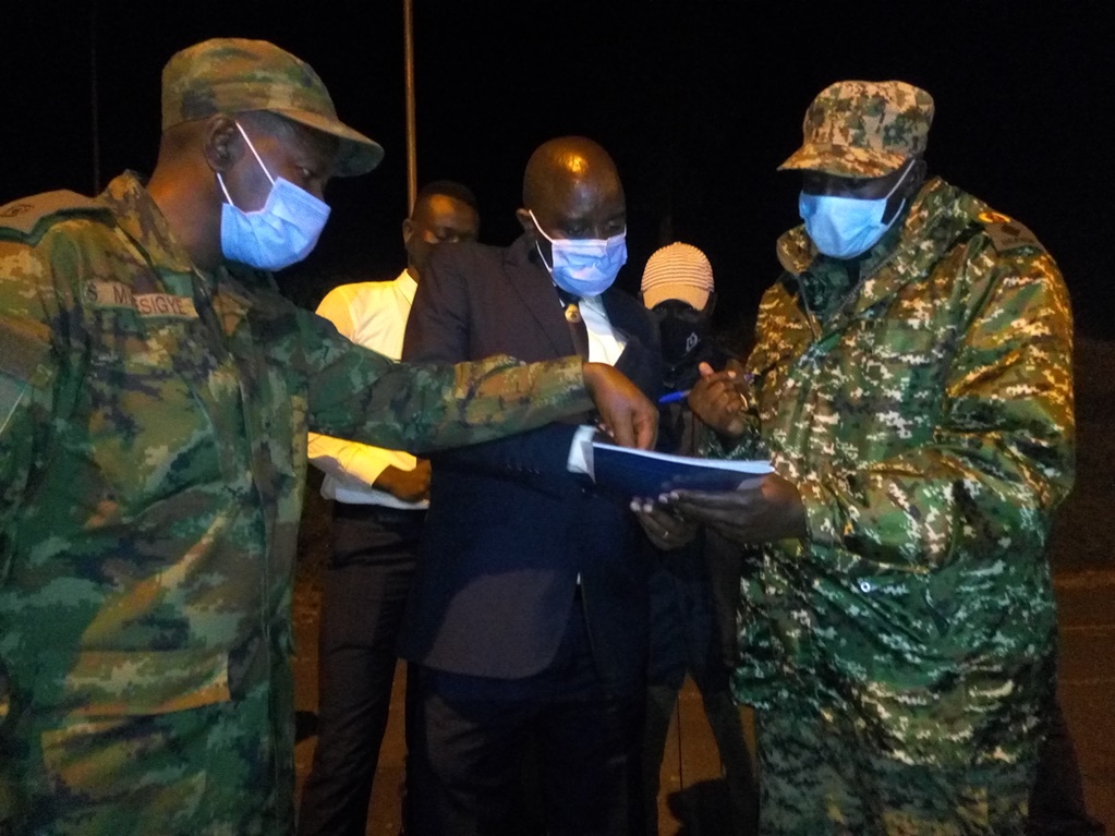U Rwanda na Uganda byasinye ku nyandiko yerekana ko habayeho guhererekanya umusirikare wa Uganda wafatiwe mu Karere ka Burera