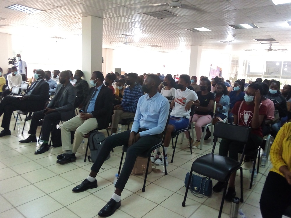 Bamwe mu banyeshuri bo muri Kaminuza ya Kigali bitabiriye ibiganiro ku mateka n'umuco Nyarwanda