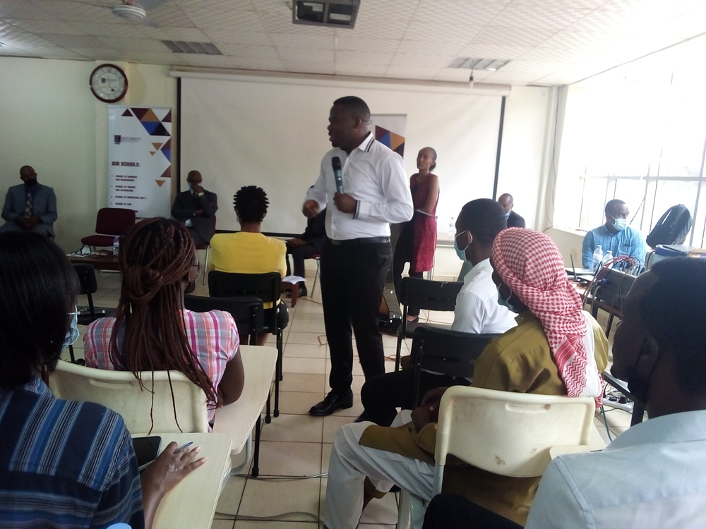 Umunyamabanga wa Leta muri Minisiteri y’Urubyiruko n’Umuco, Bamporiki Edouard, yasabye urubyiruko gukora icukumbura ku mateka y'u Rwanda nubwo bikenewe ko bahabwa amahugurwa ngo babashe kuyasobanukirwa kurushaho
