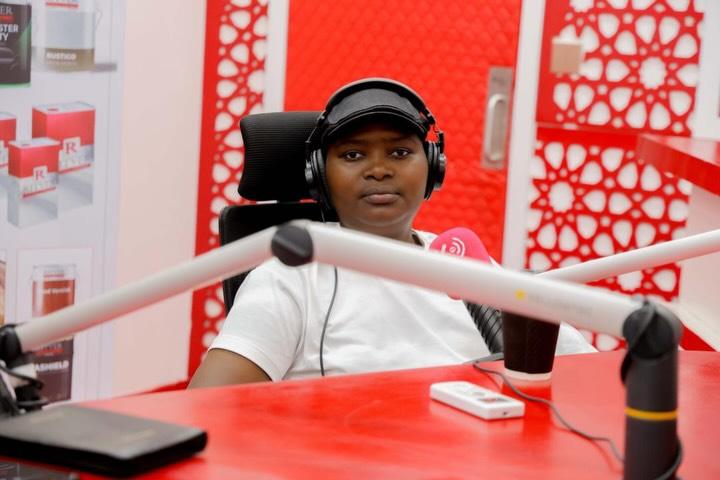Umunyamakuru wa SK FM, Musangamfura Christian Lorenzo yababajwe no kuba Imfurayacu yatangaje ko ari wasimbuye Ngabo Roben muri Rayon Sports