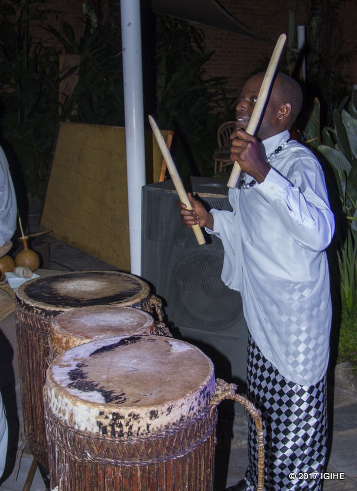 Umwe mu bakaraza b'Itorero Inganzo Ngari