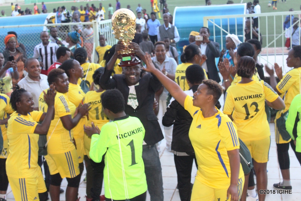 Ikipe ya Kicukiro yishimira igikombe