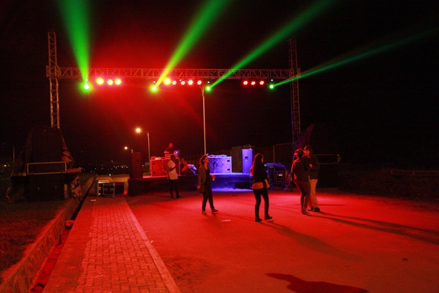 Street Electronic Music Dance bwa mbere yakorewe mu muhanda w'i Rwanda