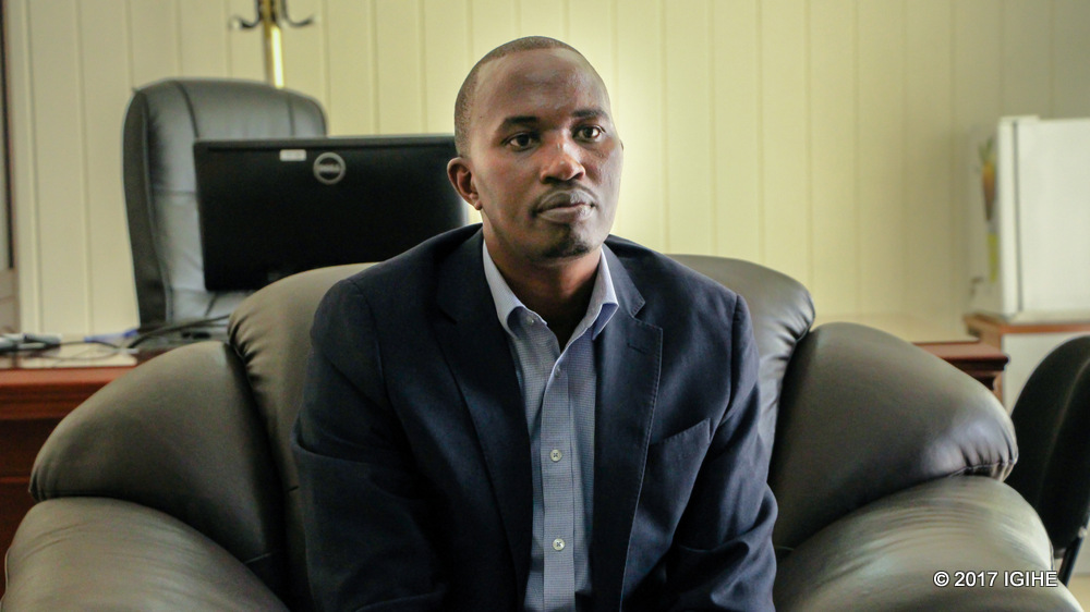 Umuyobozi w’Ishami rishinzwe gutwara abantu n’ibintu muri RURA, Emmanuel Asaba Katabarwa