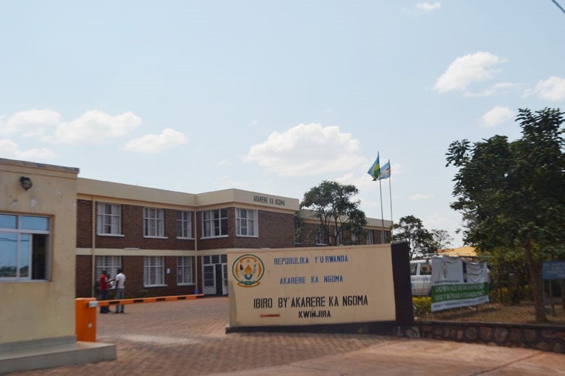 Aba-DASSO babiri bakoraga ibizamini bya Leta barakekwaho kubikopera