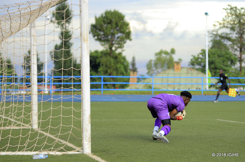 Olivier Kwizera ntiyatinze gufata ishoti rya Mukura VS