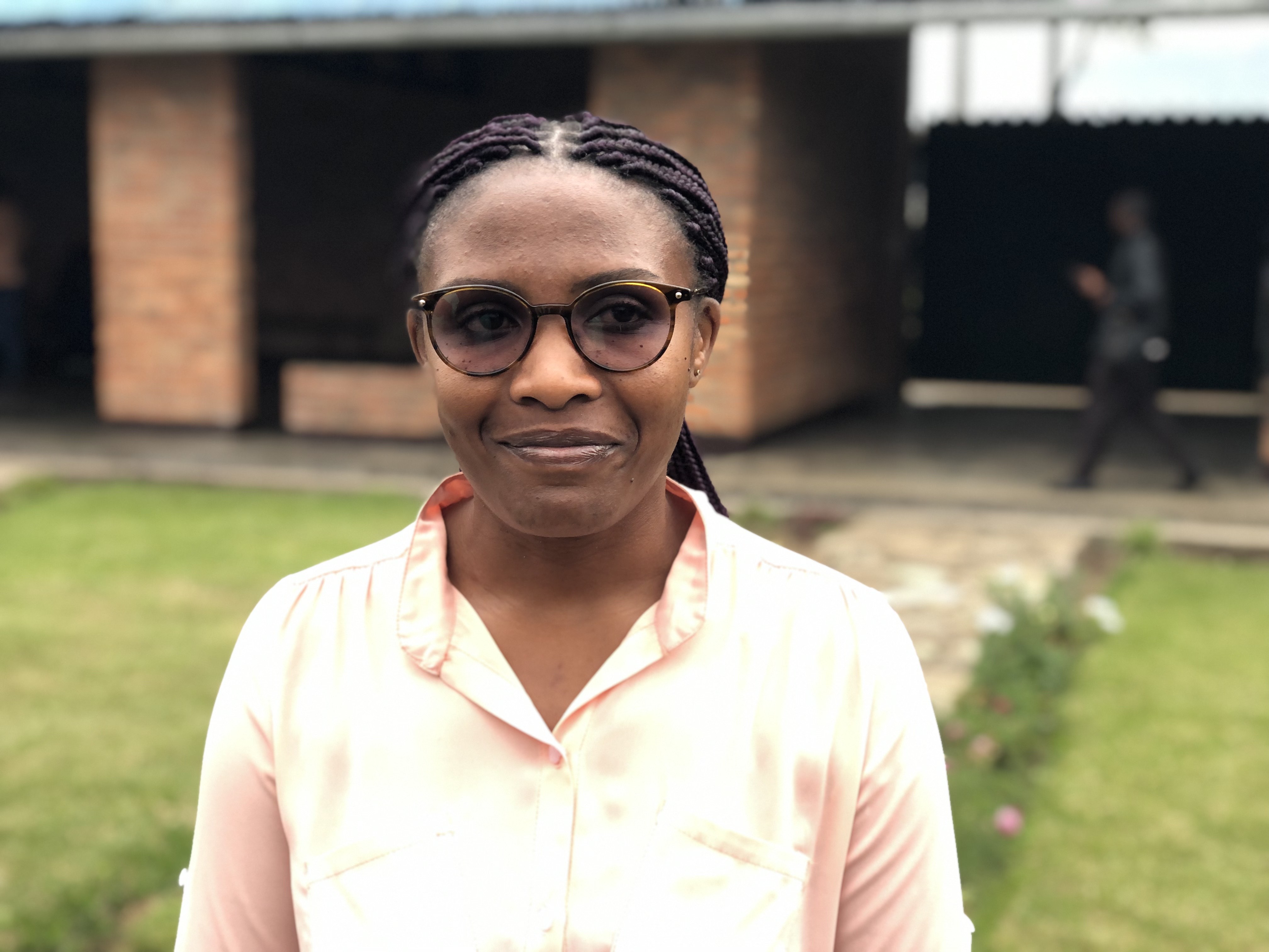Uwizeyimana Jeanne avuga ko nyuma yo kuvura imidido kuri ubu basigaye banigisha abaturage ikiyitera n'uko bayirinda