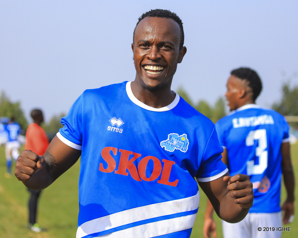 Ibyishimo byari byose kuri uyu musore umaze guhesha Rayon Sports amanota atatu inshuro nyinshi
